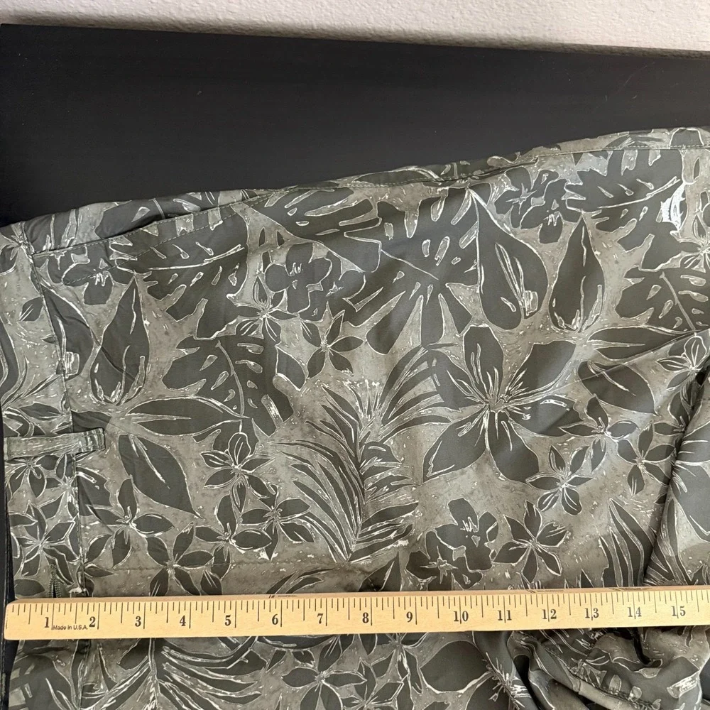 Tommy Bahama Swim Trunk Men's 40 Green Tropical Print 8.5